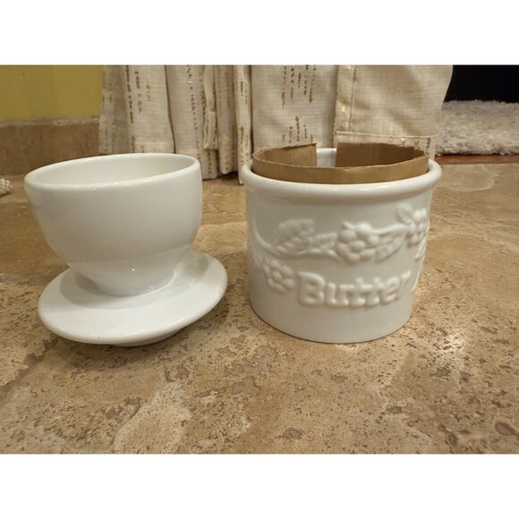 NWOB French Country White Ceramic Butter Keeper With Lid & Floral Design - Picture 6 of 8